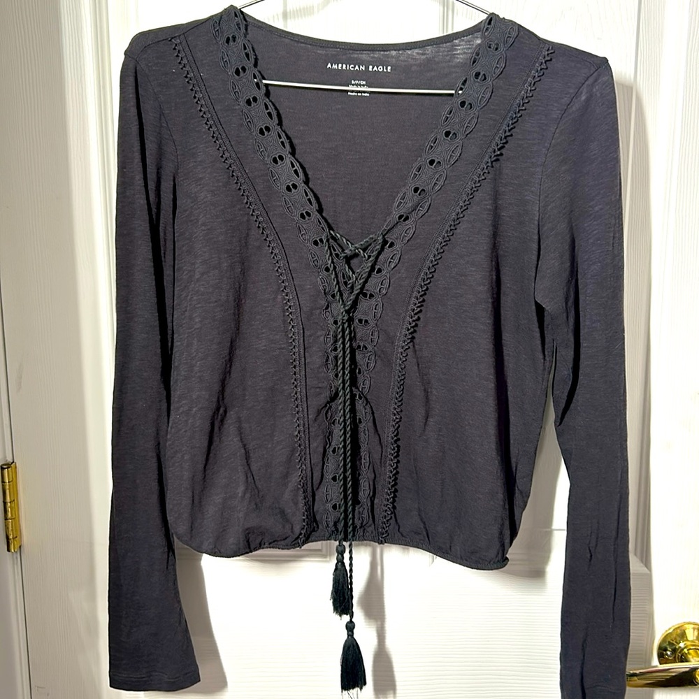 American Eagle grey top.